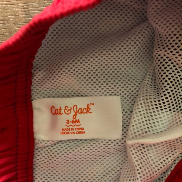 Swim shirt and matching trunks - Picture 3 of 6